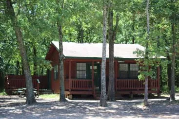 Cozy lakeside cabin at Anchor Inn Marina on Lake Tawakoni